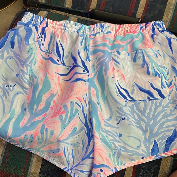 Lily Pulitzer athletic wear - Picture 3 of 3